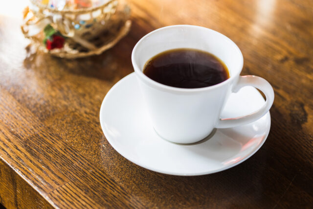 喫茶部「空の下」でコーヒーを提供