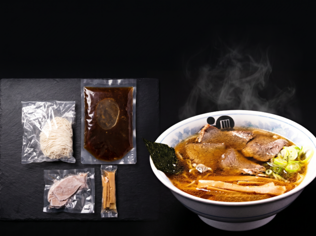 冷凍中華そば・皿中乾麺